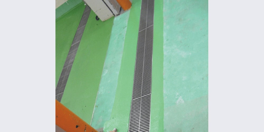 工場内排水溝改修工事の現場