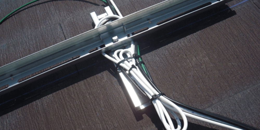 太陽光発電装置の設置工事に使用する部品